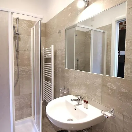 New Generation Navigli Hostal *